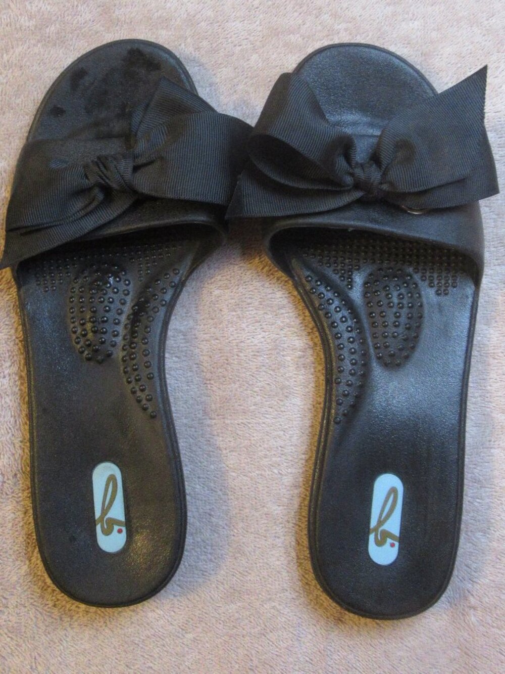 OKA-b shoes that love you black spa slides w. grosgrain removable bow sz M - Picture 2 of 11